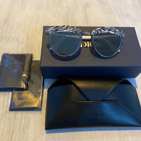 Dior Women's Metallic Silver Round Ladies Sunglasses Offset1 - Picture 2 of 8